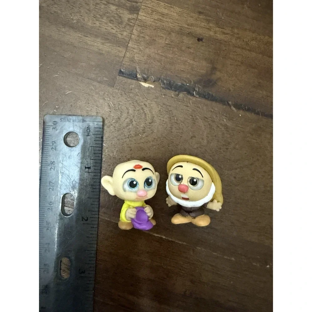 Disney doorables figure